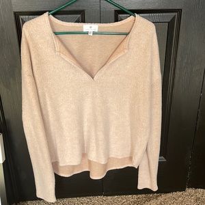Socialite Nordstrom cozy soft v neck top sz Large!